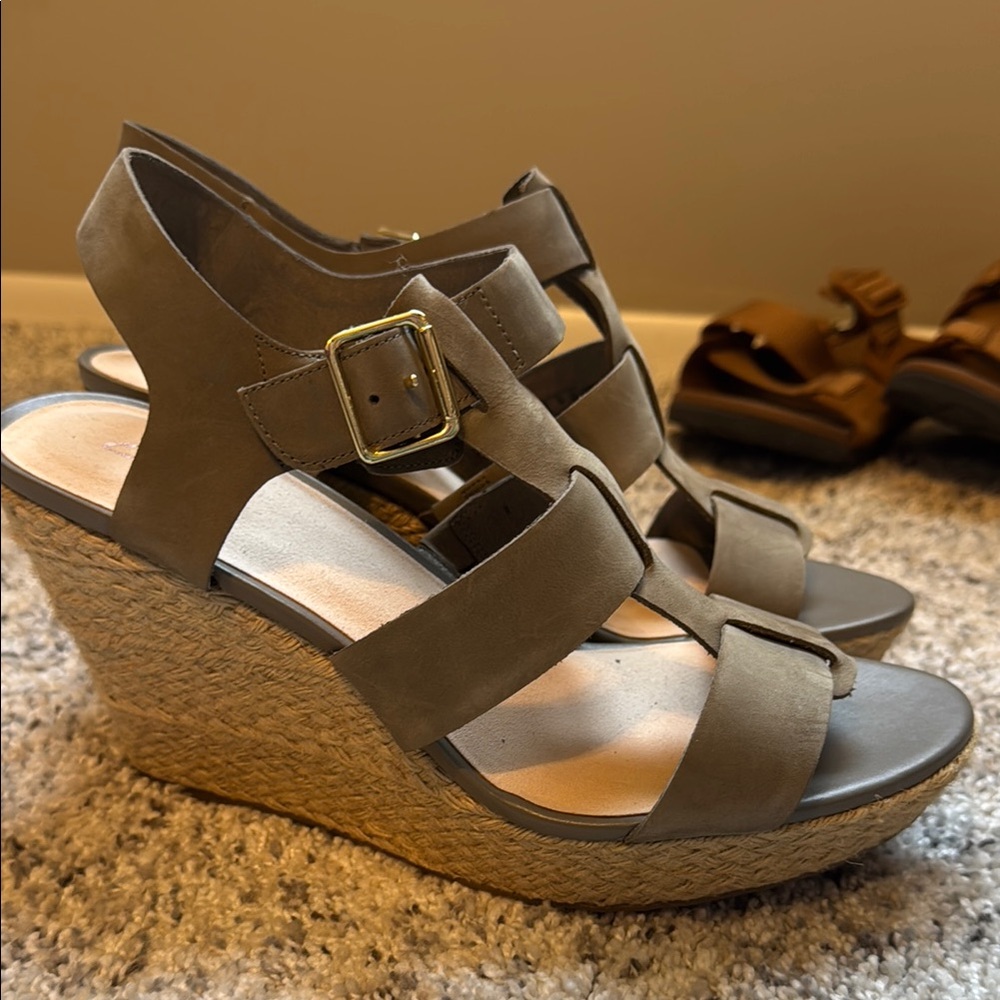 Clarks Women's Olive Wedge Sandals